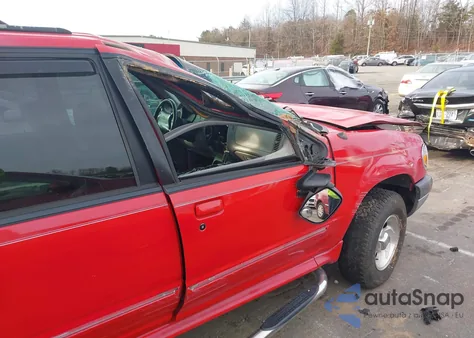 1999 Ford Explorer Eddie Bauer/Limited Edition/Xlt z USA, uszkodzony, nr VIN 1FMZU32E0XUA82395